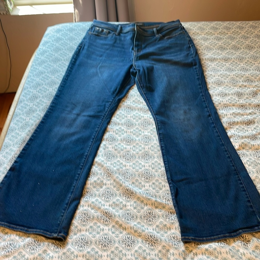 Women’s size 16 perfectly slimming 512 jeans